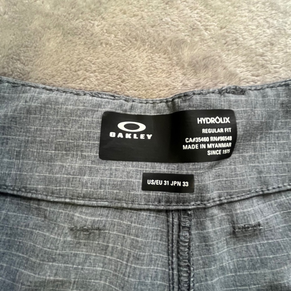 Oakley Shorts Mens 31 Gray Hydrolix Regular Fit Grid Pattern FOA404477 - Picture 3 of 8